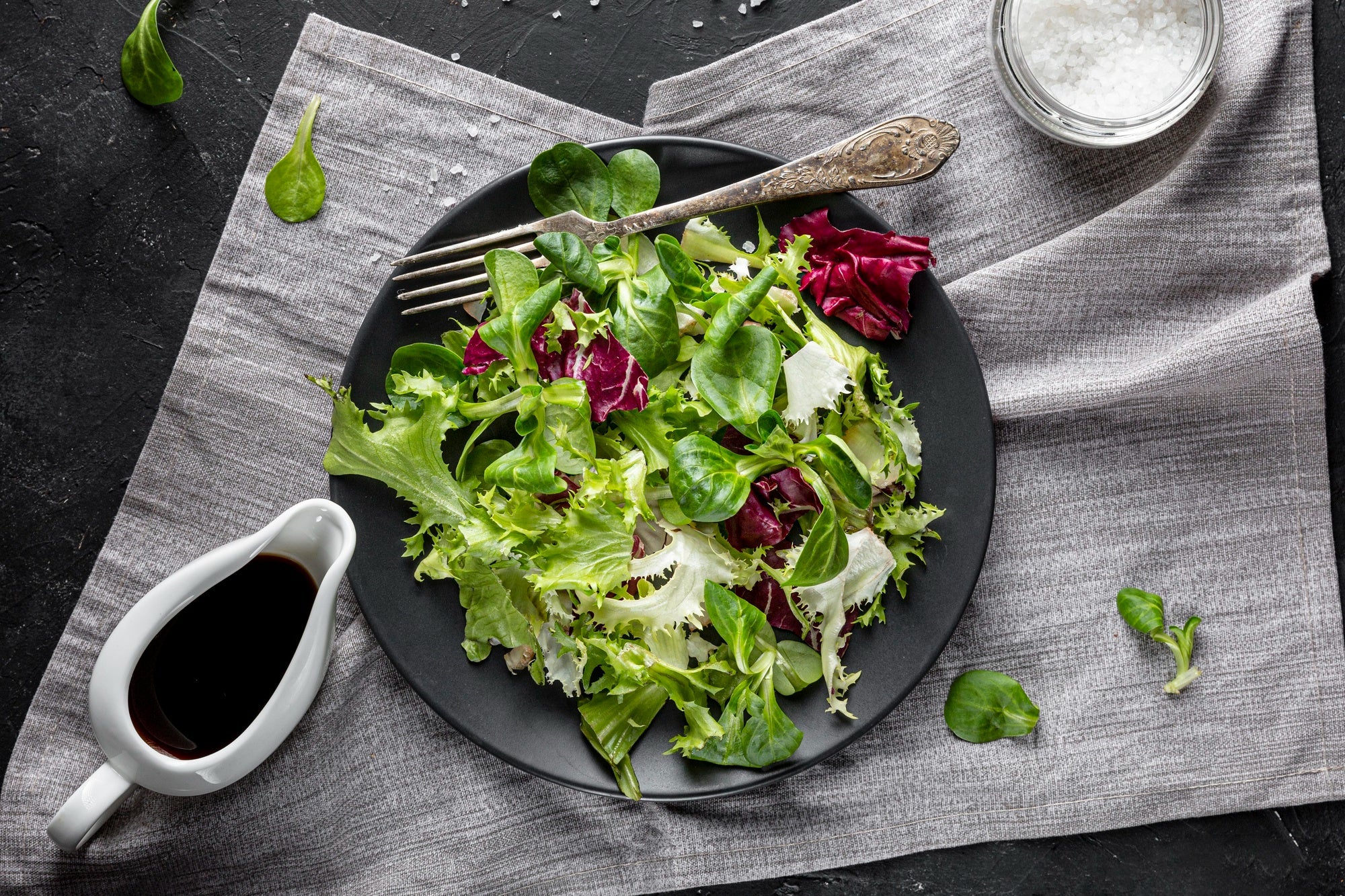 Feldsalat mit Balsamico-Kaffee Essig