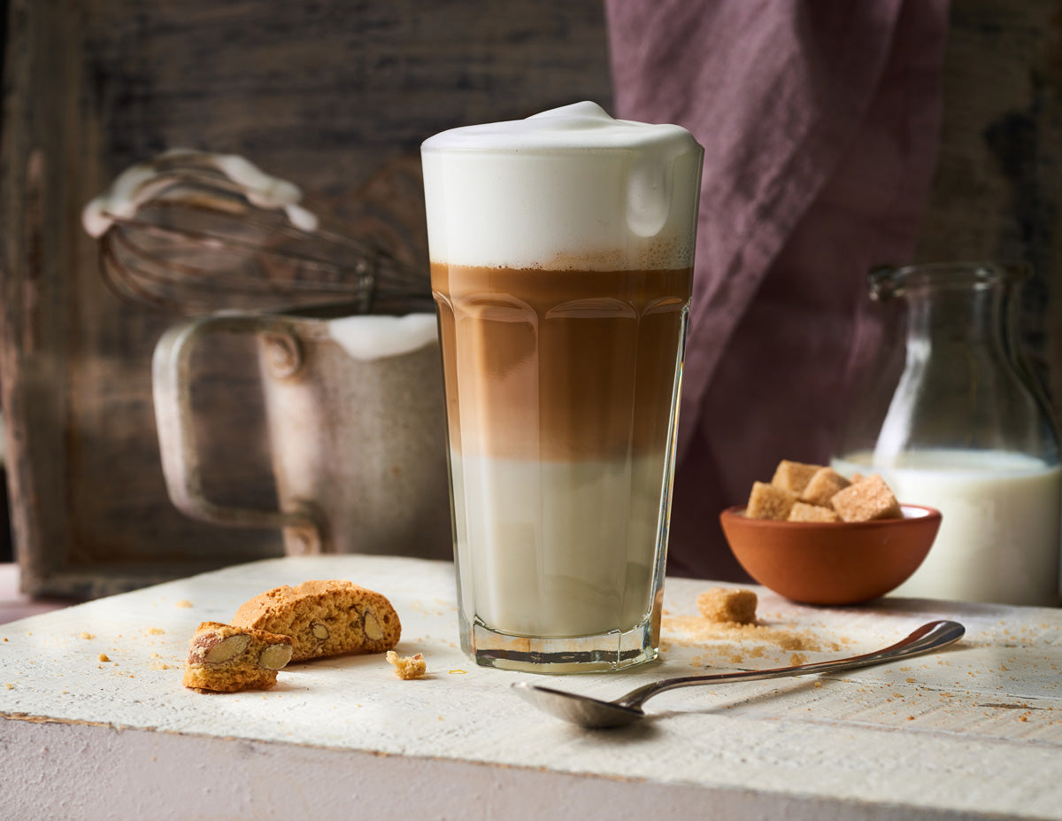 Meisterhafte Milchkaffee-Zubereitung: Ihr Weg zum perfekten Genuss